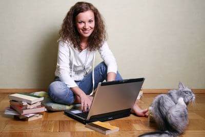 девушка с котом