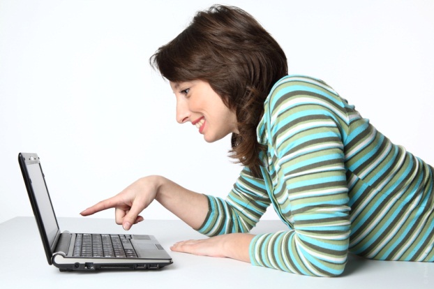 девушка с лоптопом